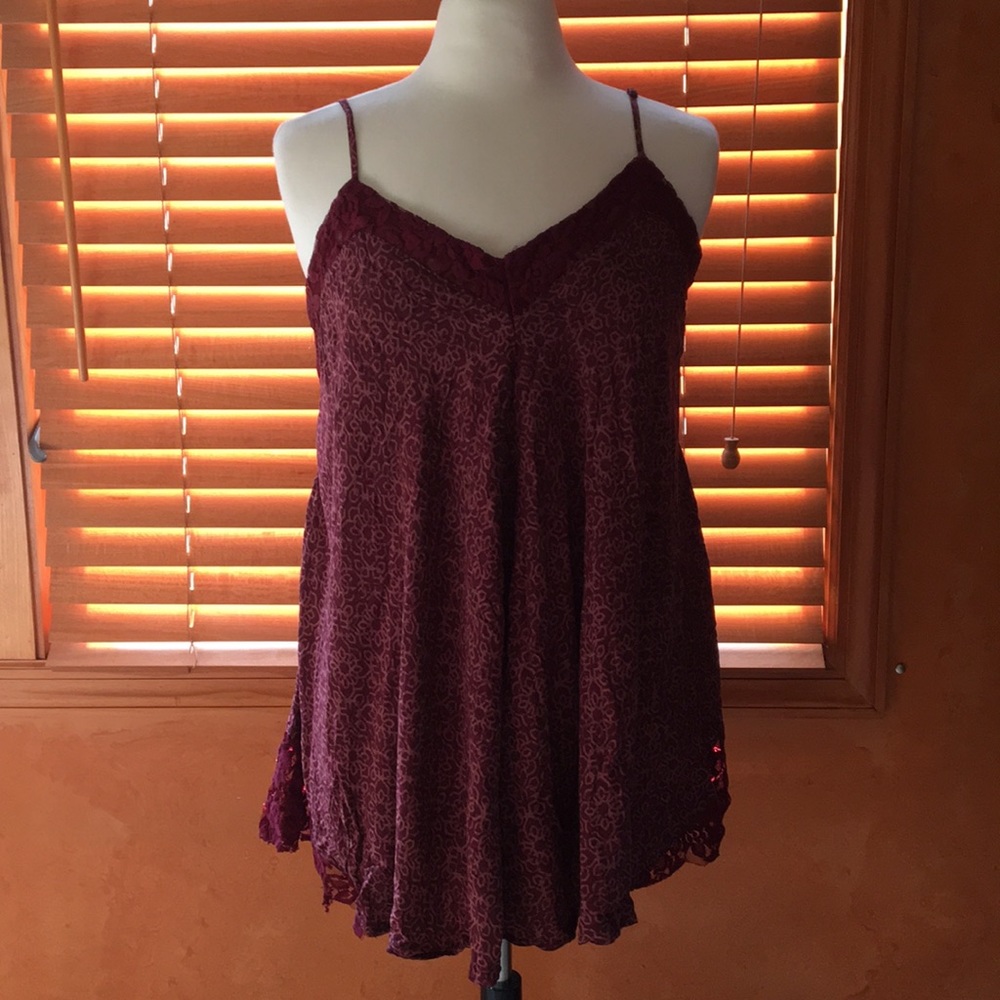 Maroon flowy  shirt